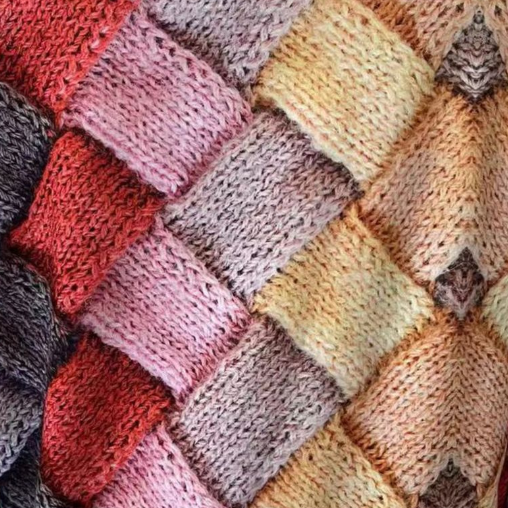 Farbenfrohe Damenstrickjacke – Stilvoll & Bequem