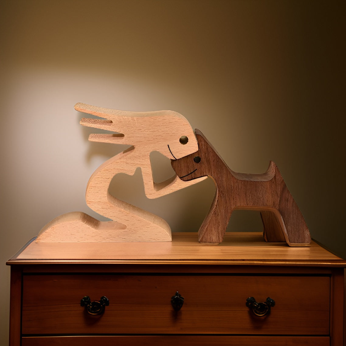 HeartPaw – Handgefertigte Holzskulptur als Symbol der Freundschaft zwischen Mensch & Hund