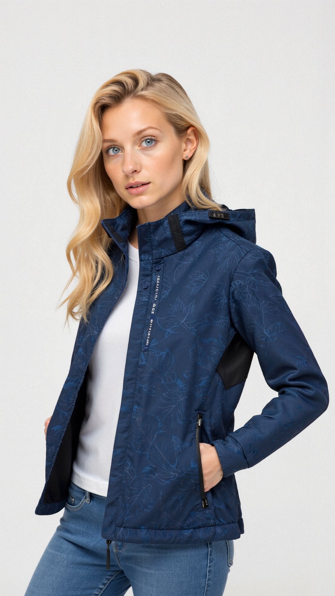 Jean – Damenjacke mit Kapuze – Stilvoll & Funktional für Outdoor-Aktivitäten
