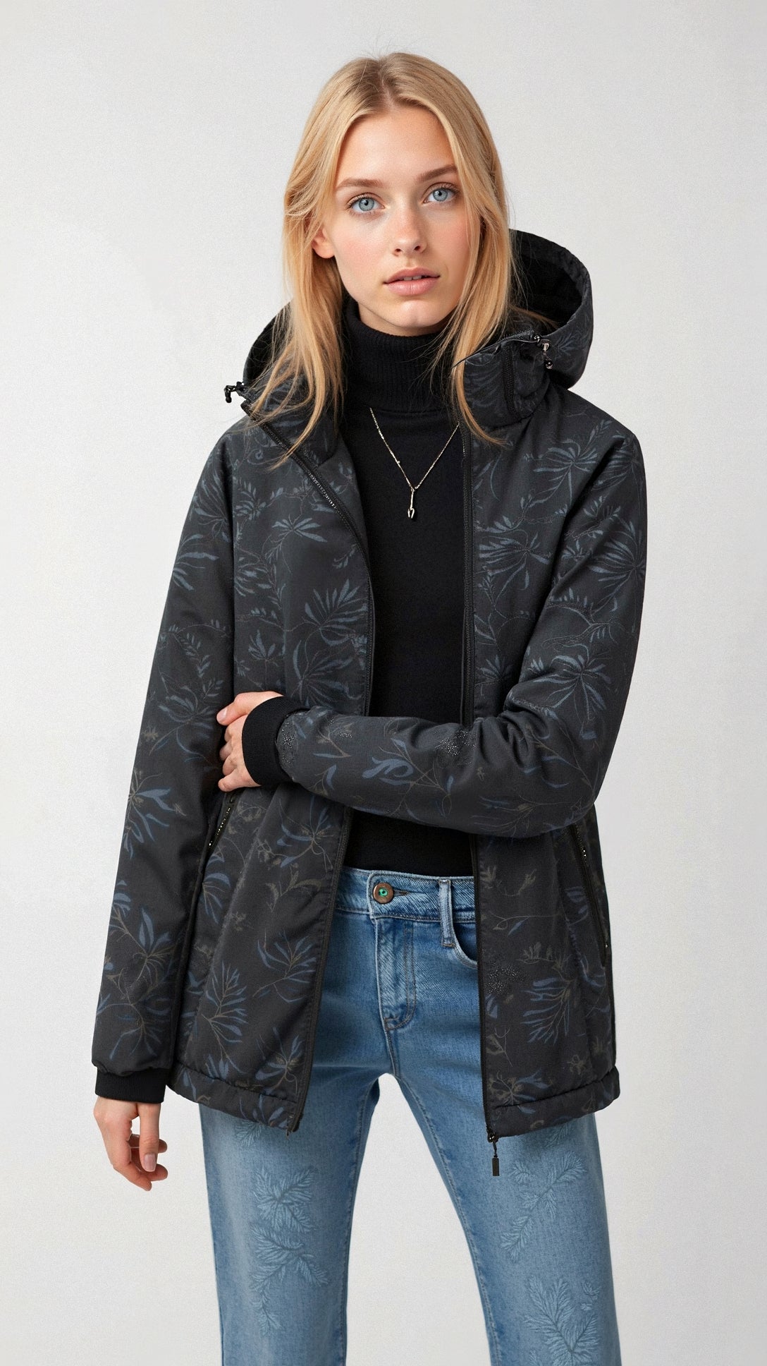 Jean – Damenjacke mit Kapuze – Stilvoll & Funktional für Outdoor-Aktivitäten