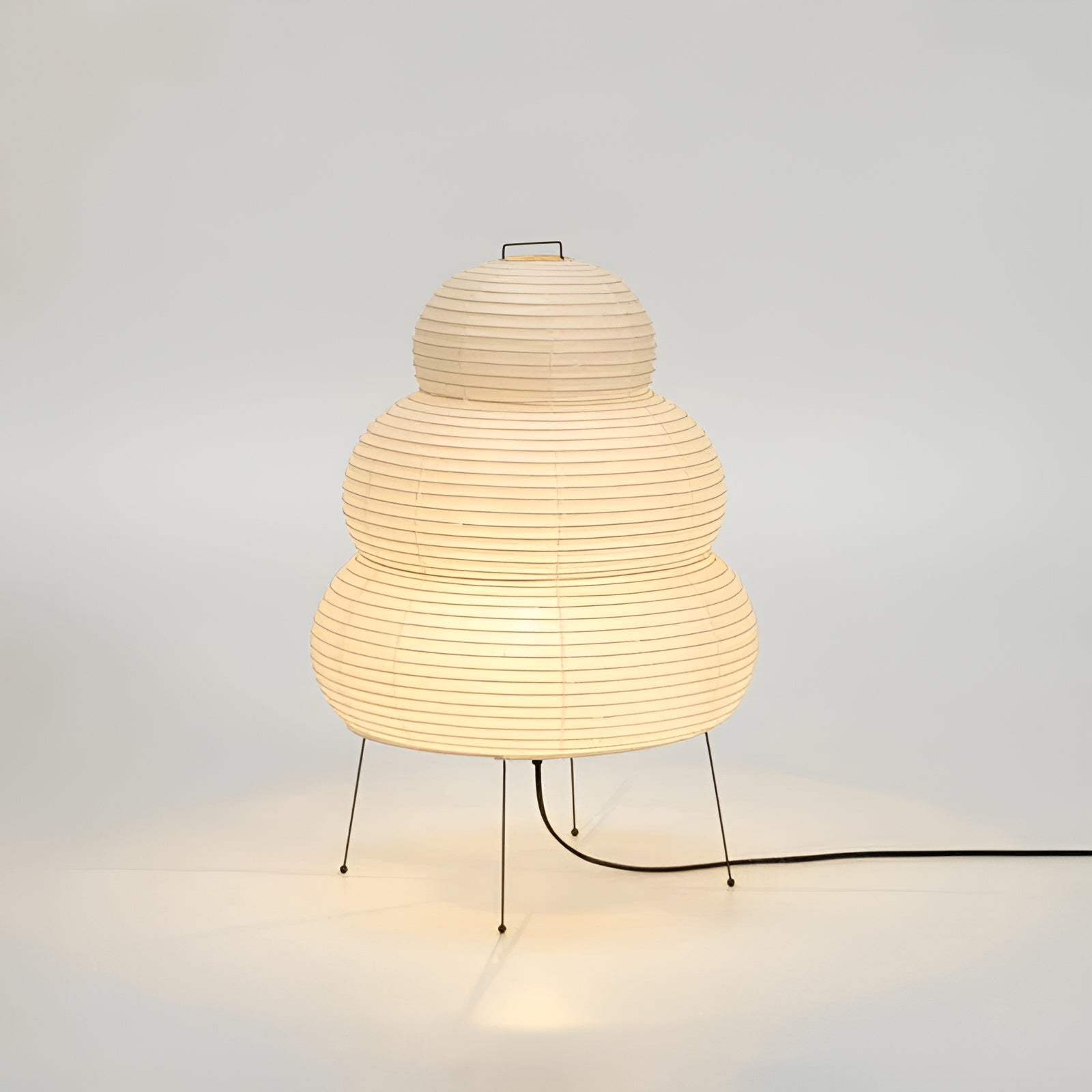 KuroShin – Japanisch inspirierte LED-Tischlampe aus Reispapier