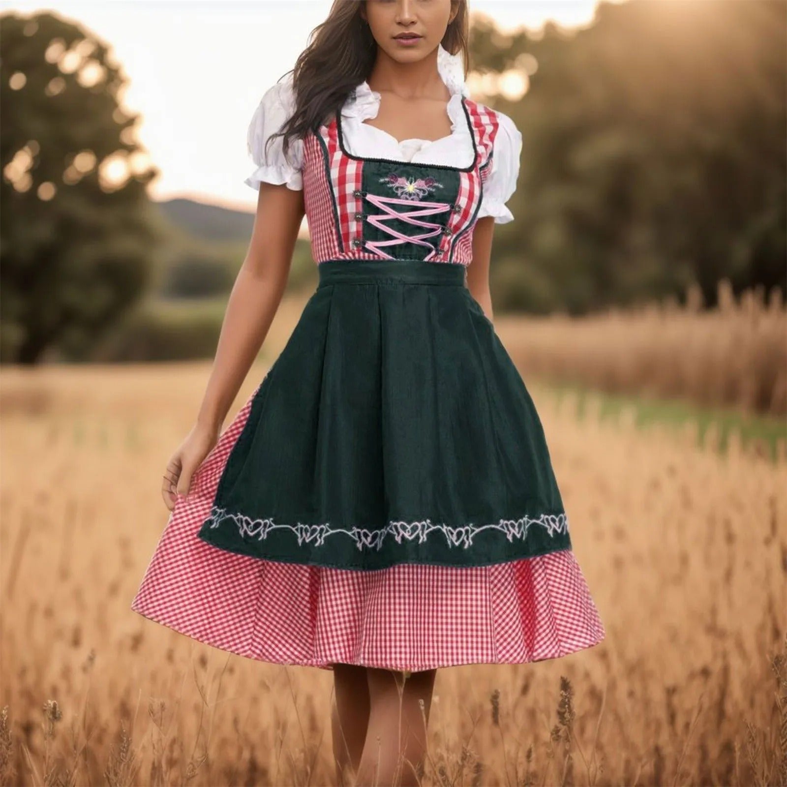 Nadine – Trachtenmode Damen – Elegant & Vielseitig in Schwarz