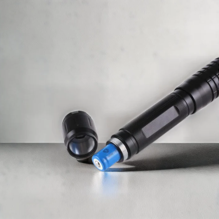 Taschenlampe – Hochleistungs LED mit Feuerstarter – Ideal für Outdoor-Abenteuer