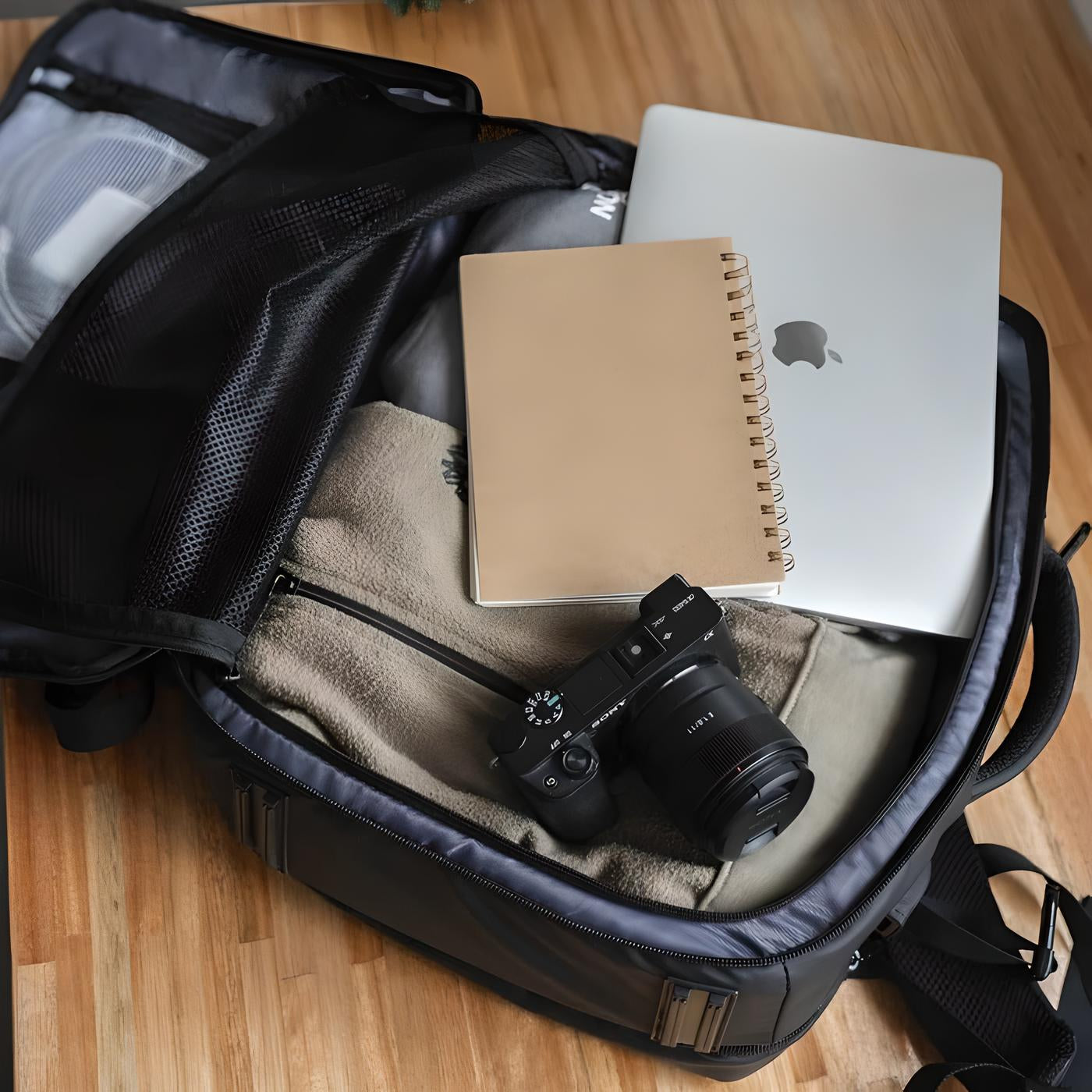 Urban Explorer – Rucksack Herren – Vielseitig & Wasserdicht mit USB-Anschluss
