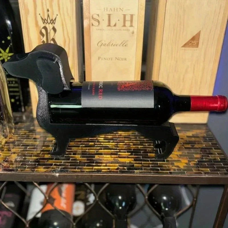 VinoDoggo – Weinflaschenhalter aus Metall im Dackel-Design