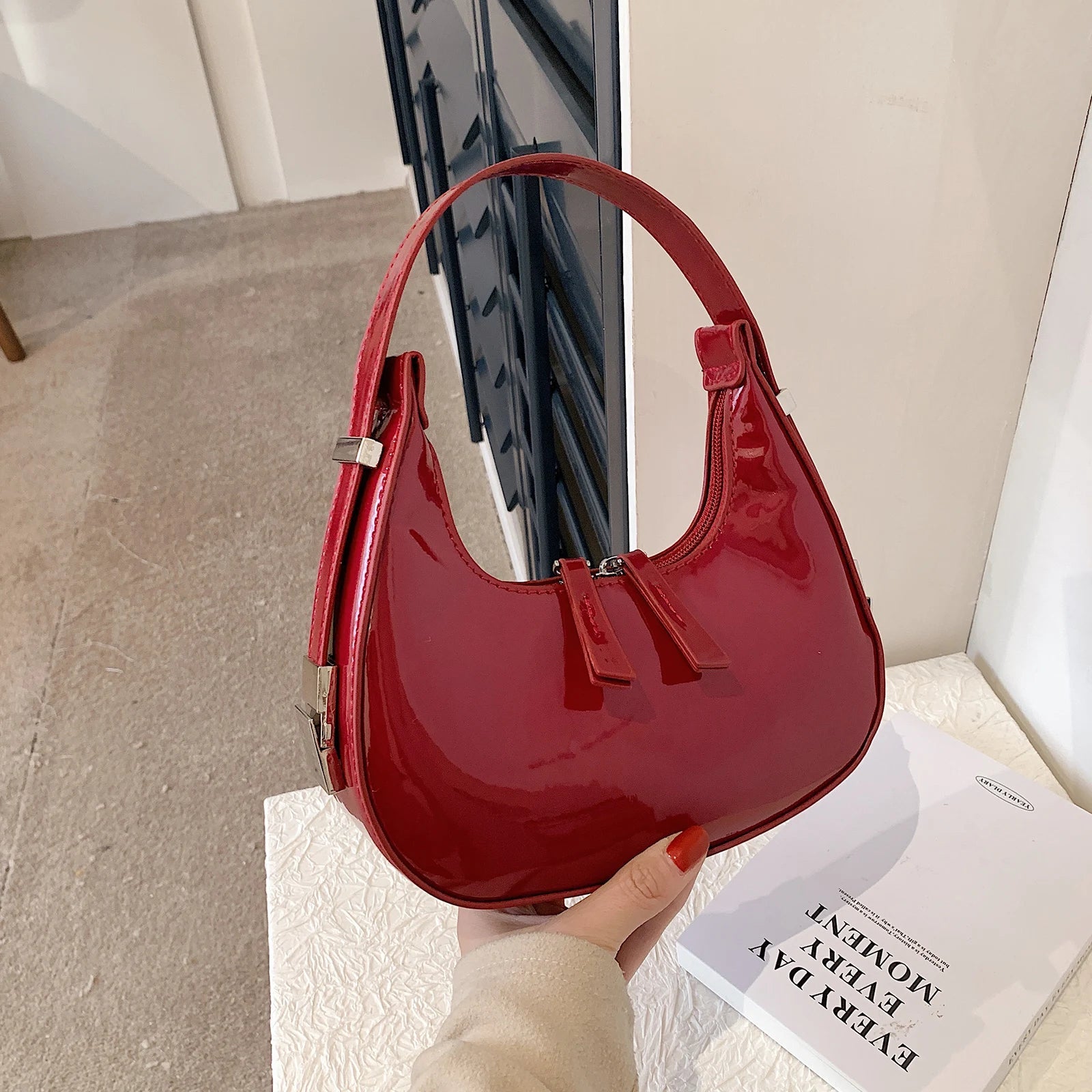 Vintage Chic – Umhängetasche – Stilvolles Design & Praktische Funktionalität