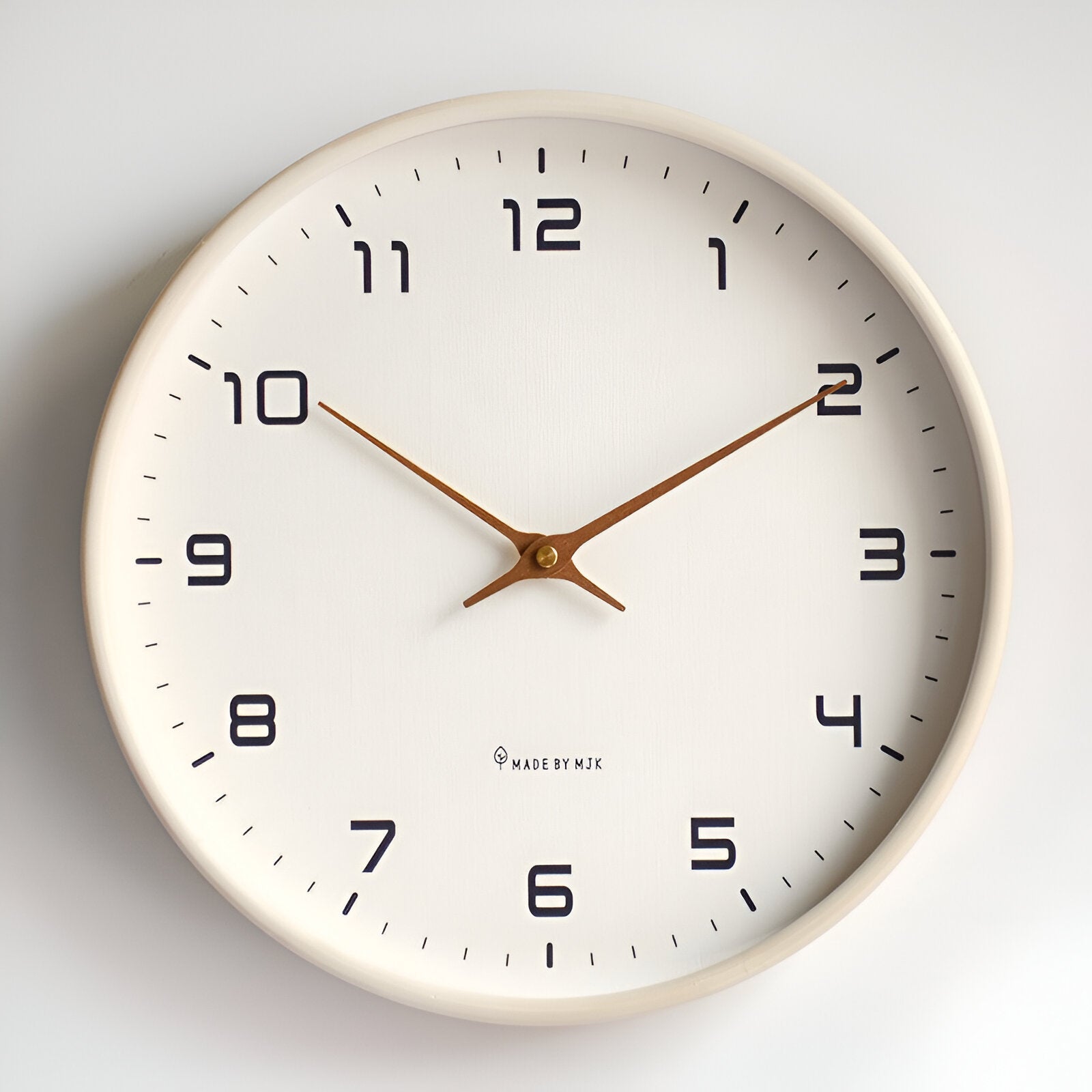 Wanduhr Ligno – Zeitlose Eleganz für Ihr Zuhause