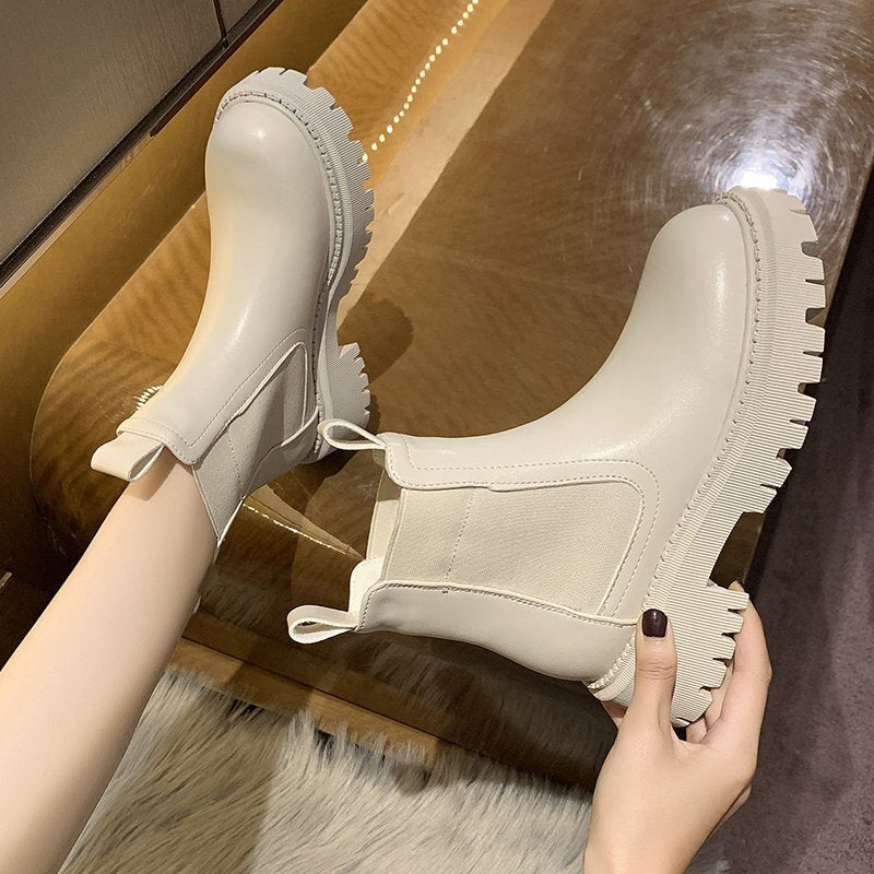 Chelsea Stiefel – Klobige Plateausohle & Elastische Seitendetails