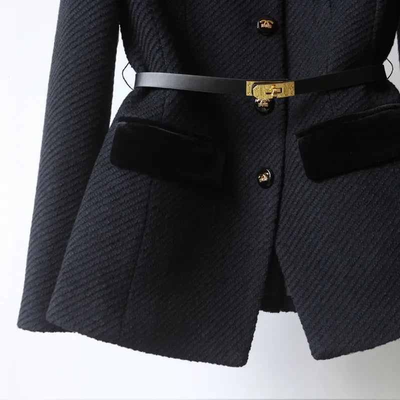 Eleganter Damen Wollmantel – Figurschmeichelnder Schnitt für Wintertage – Schwarz