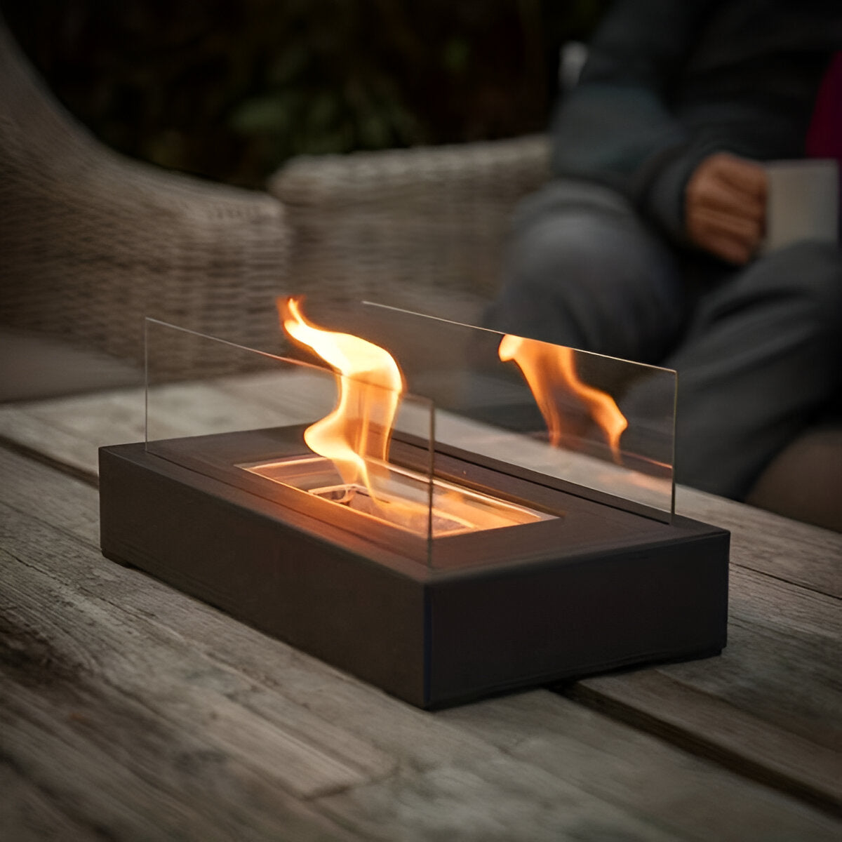 Flamora – Moderner Tischkamin mit Bioethanol für innen & außen