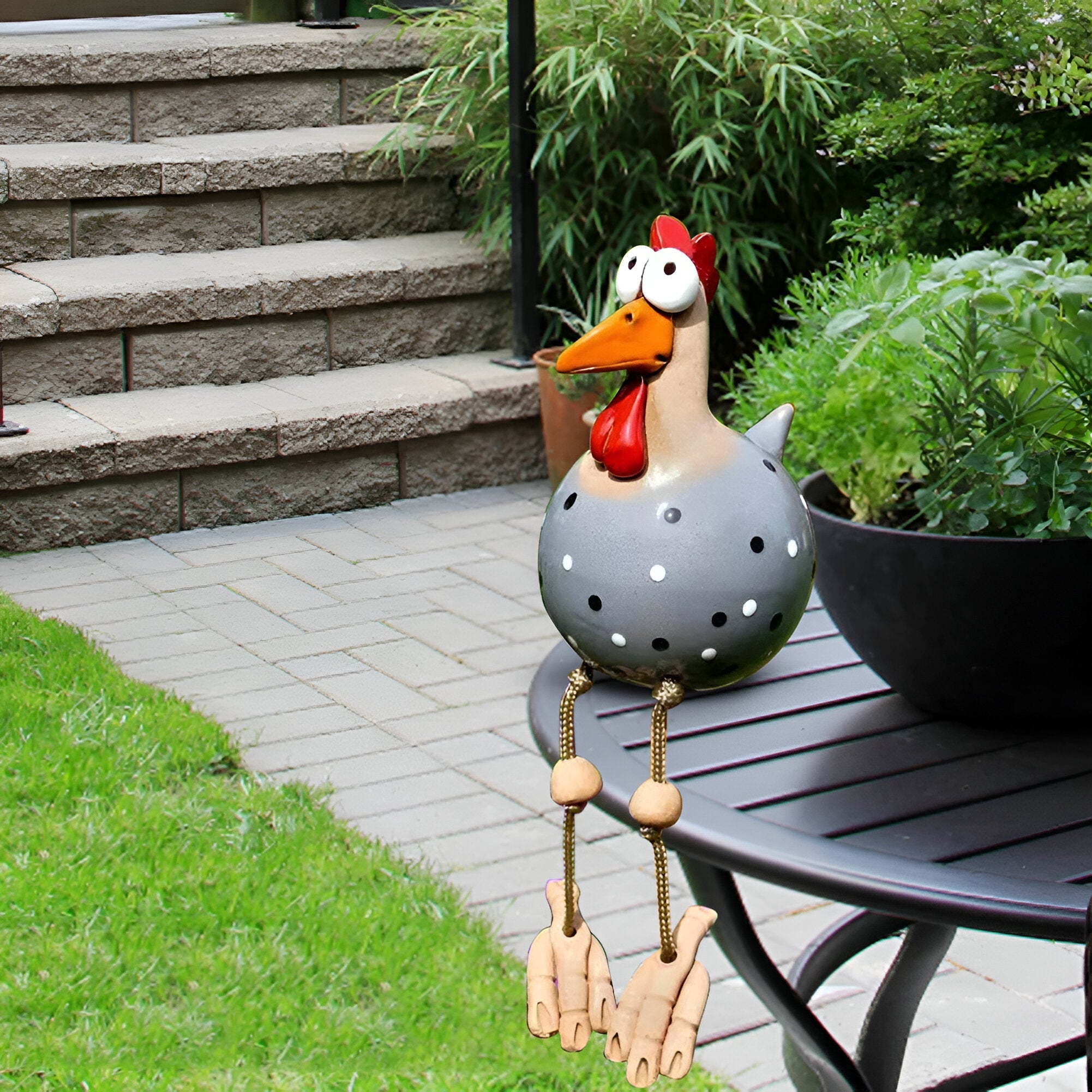 Gartenstatue Lotti – Verspielter Charme für draußen