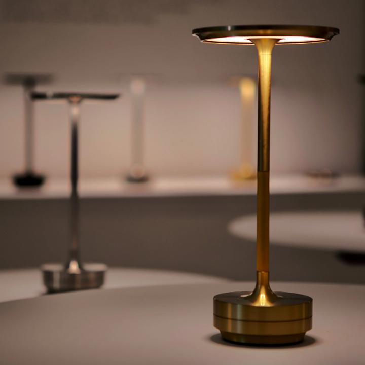 Kabellose Tischlampe – Wiederaufladbar & Wasserdicht – Ideal für Innen- und Außenbereich