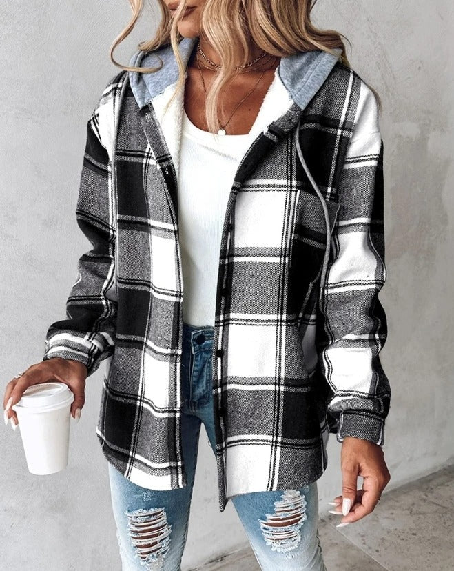 Karierte Kapuzenjacke für Damen – Stilvoll & Warm