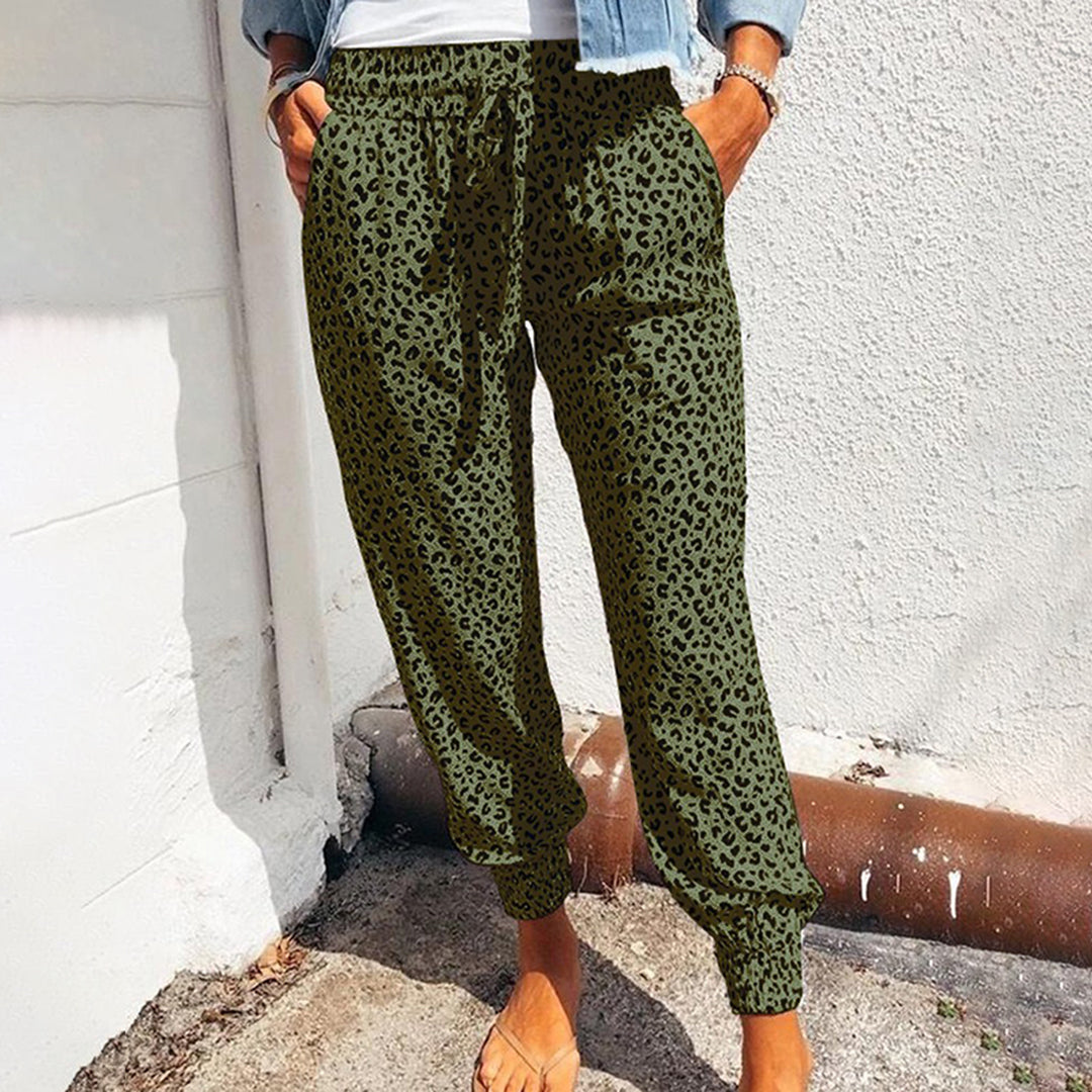 Kleo – Freizeithose Damen – Bequem mit Leopardenmuster und Elastischem Bund