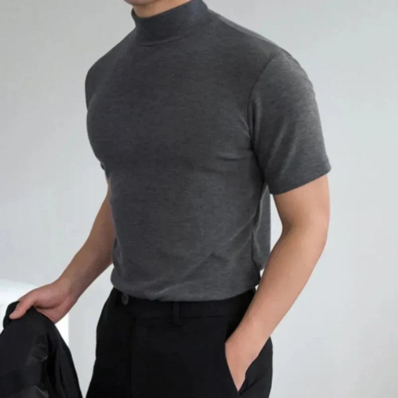 Kristoff – Herren T-Shirt mit hohem Kragen – Bequem & Zeitlos