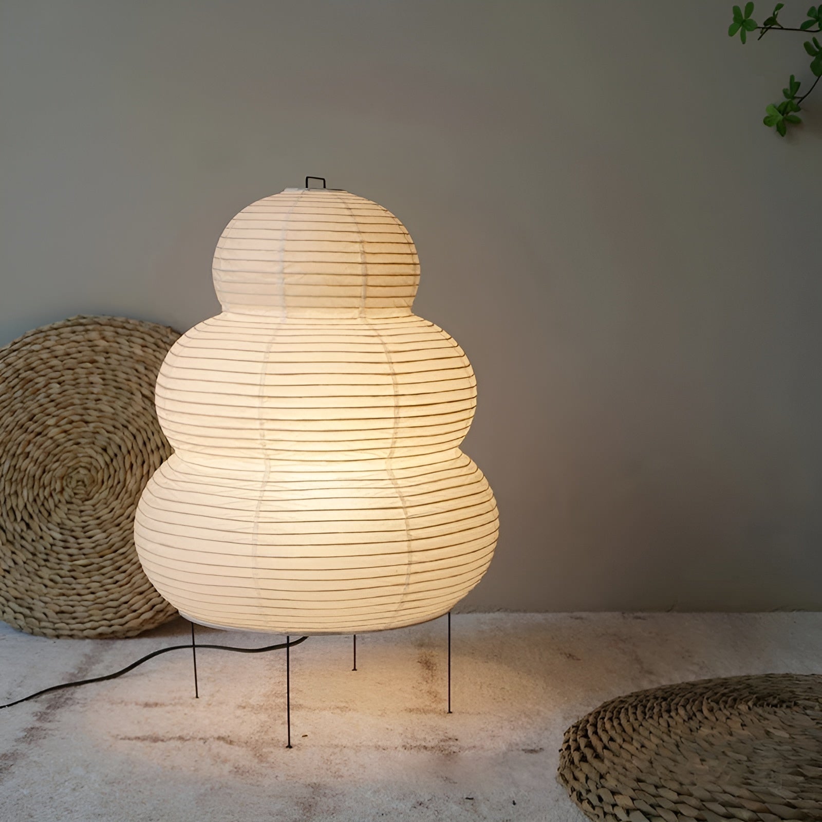 KuroShin – Japanisch inspirierte LED-Tischlampe aus Reispapier