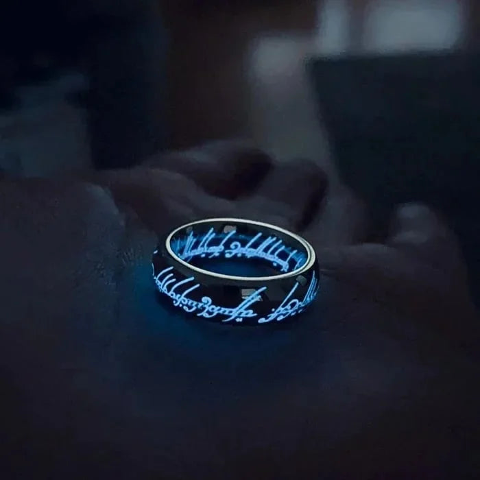 Leuchtender Ring – Magisches Design mit Glücksrunen – Für Eleganz und Positivität
