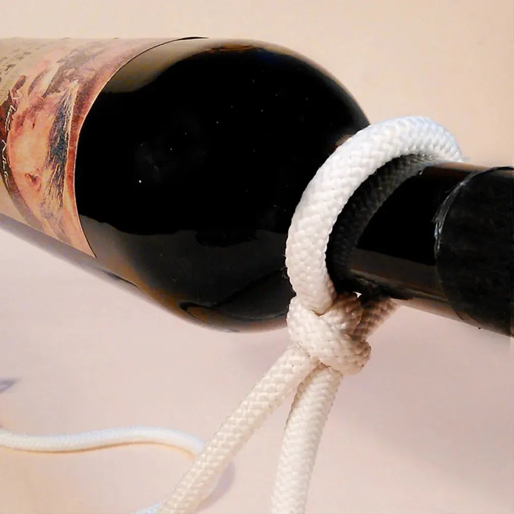 Levitaro – Schwebendes Seil-Weinregal im modernen Design