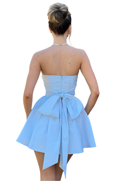 Lexi – Schwarzes Minikleid – Verspielt mit Raffungen & Schleifendetail