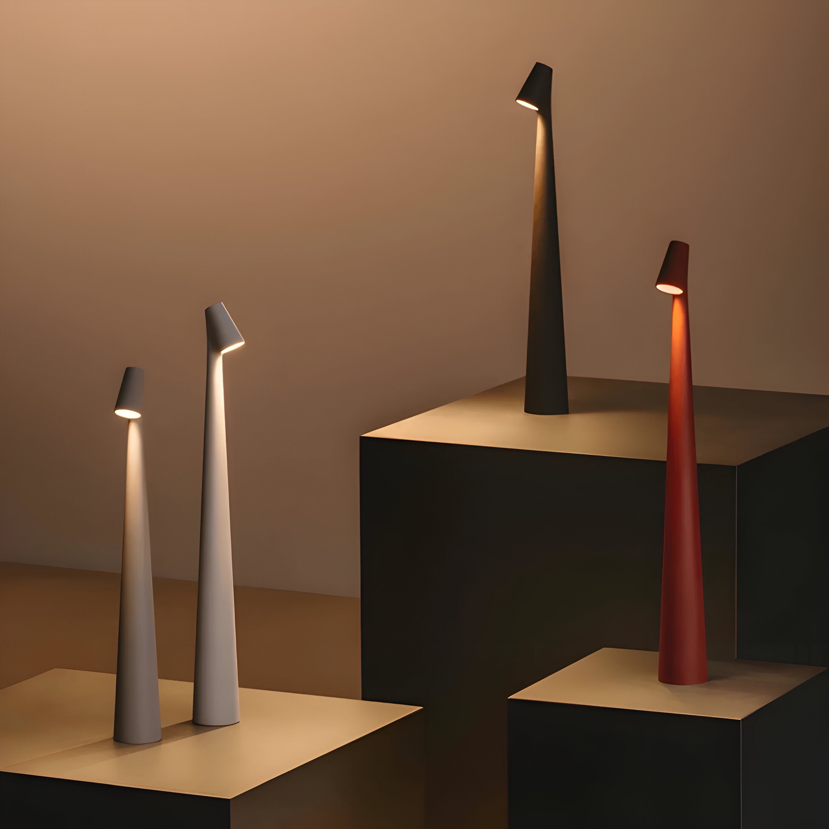 Liora – Elegante LED Tischlampe, kabellos & dimmbar