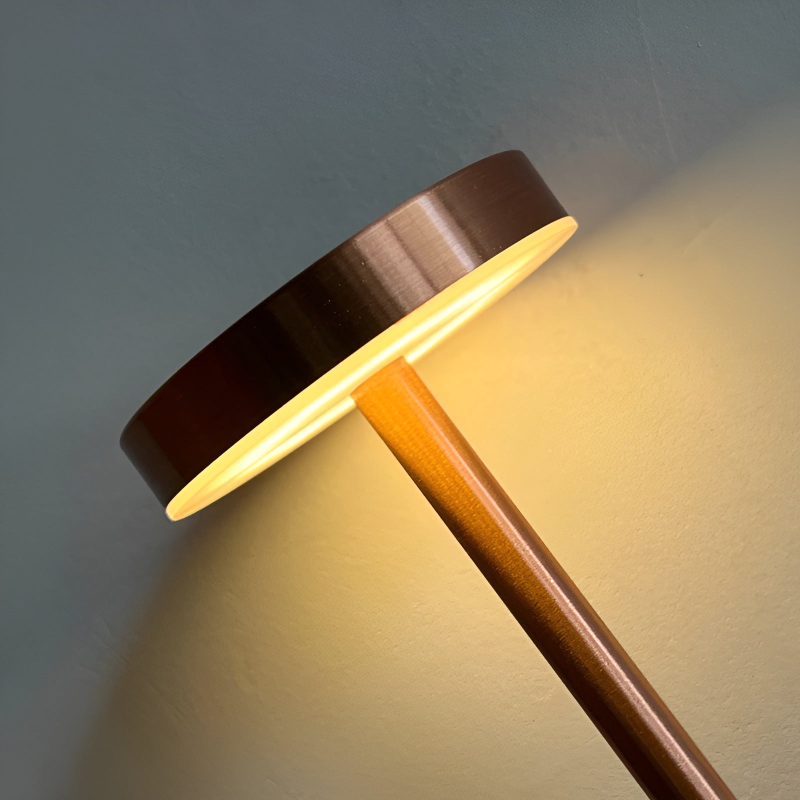 Luniva – Kabellose Retro-LED-Tischleuchte mit Touch & USB-Ladung