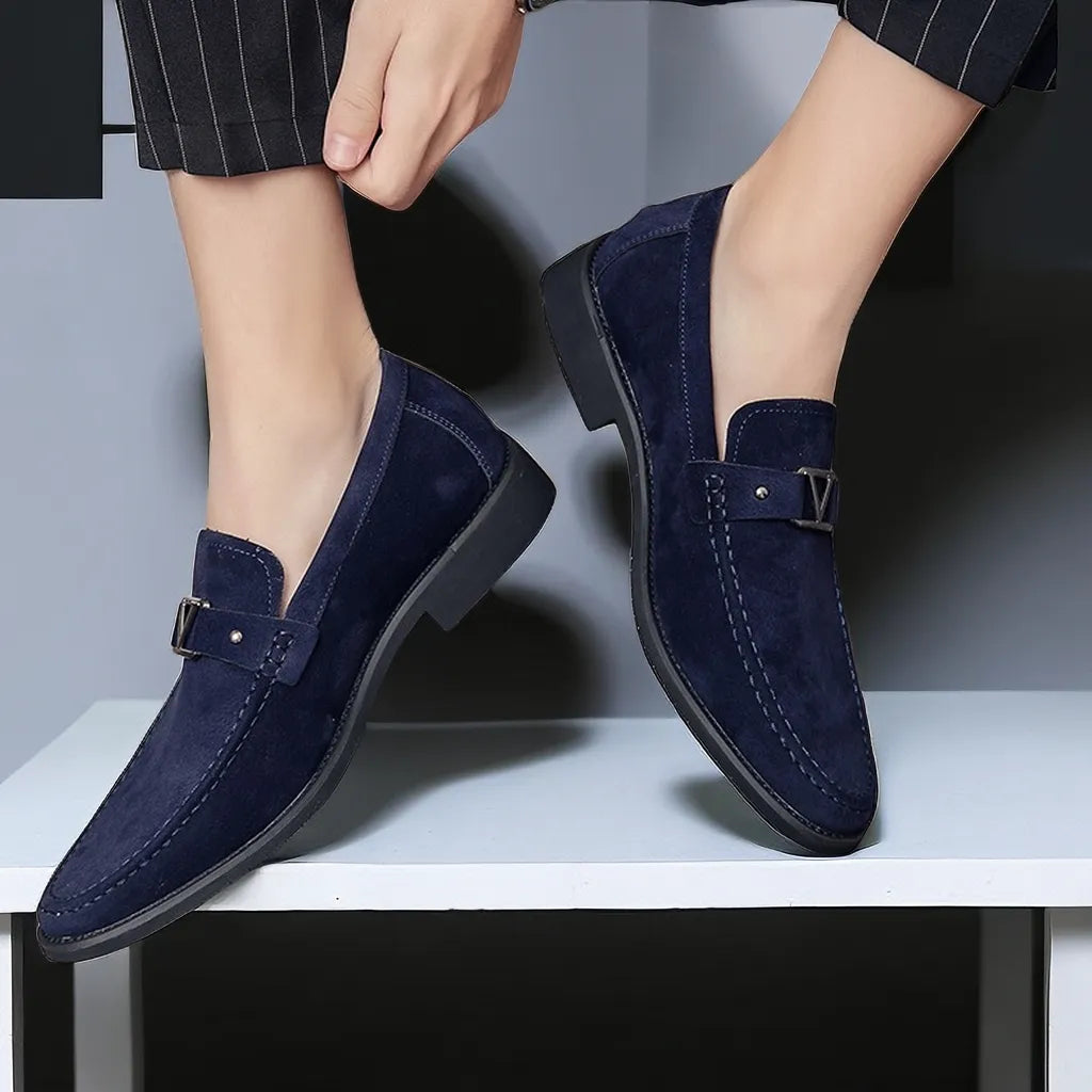Luxuriöse Herrenloafer – Handgefertigtes Wildleder für Eleganz