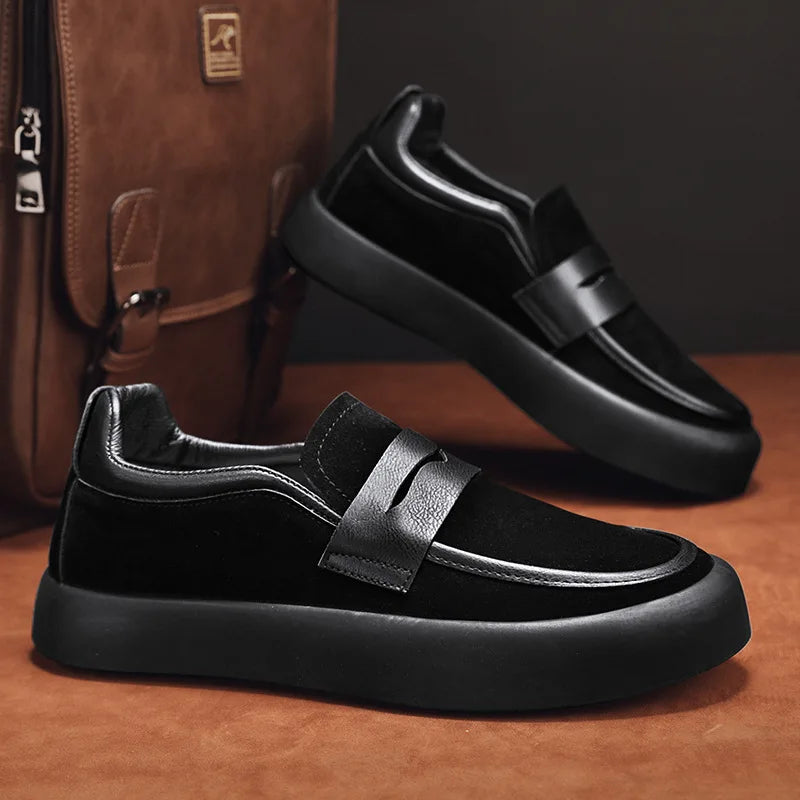 Modische Wildleder-Slipper für Herren - Stilvoll und bequem für Freizeit und Beruf