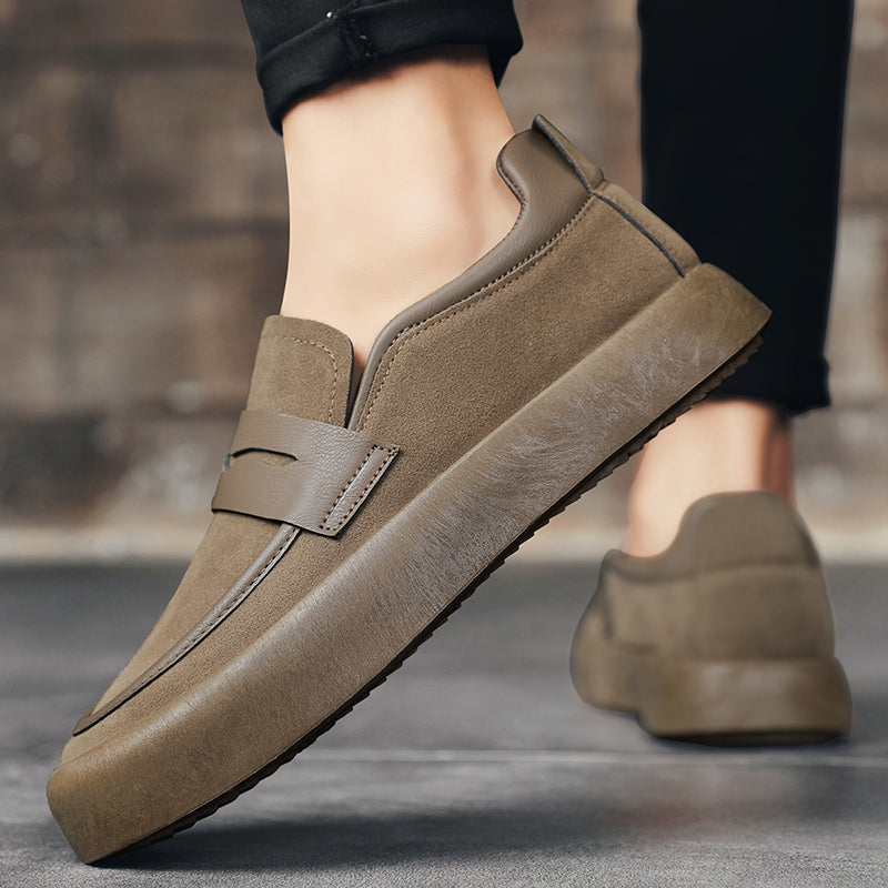 Modische Wildleder-Slipper für Herren - Stilvoll und bequem für Freizeit und Beruf