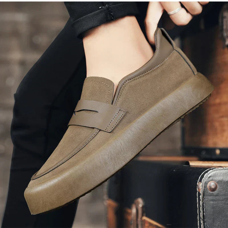 Modische Wildleder-Slipper für Herren - Stilvoll und bequem für Freizeit und Beruf
