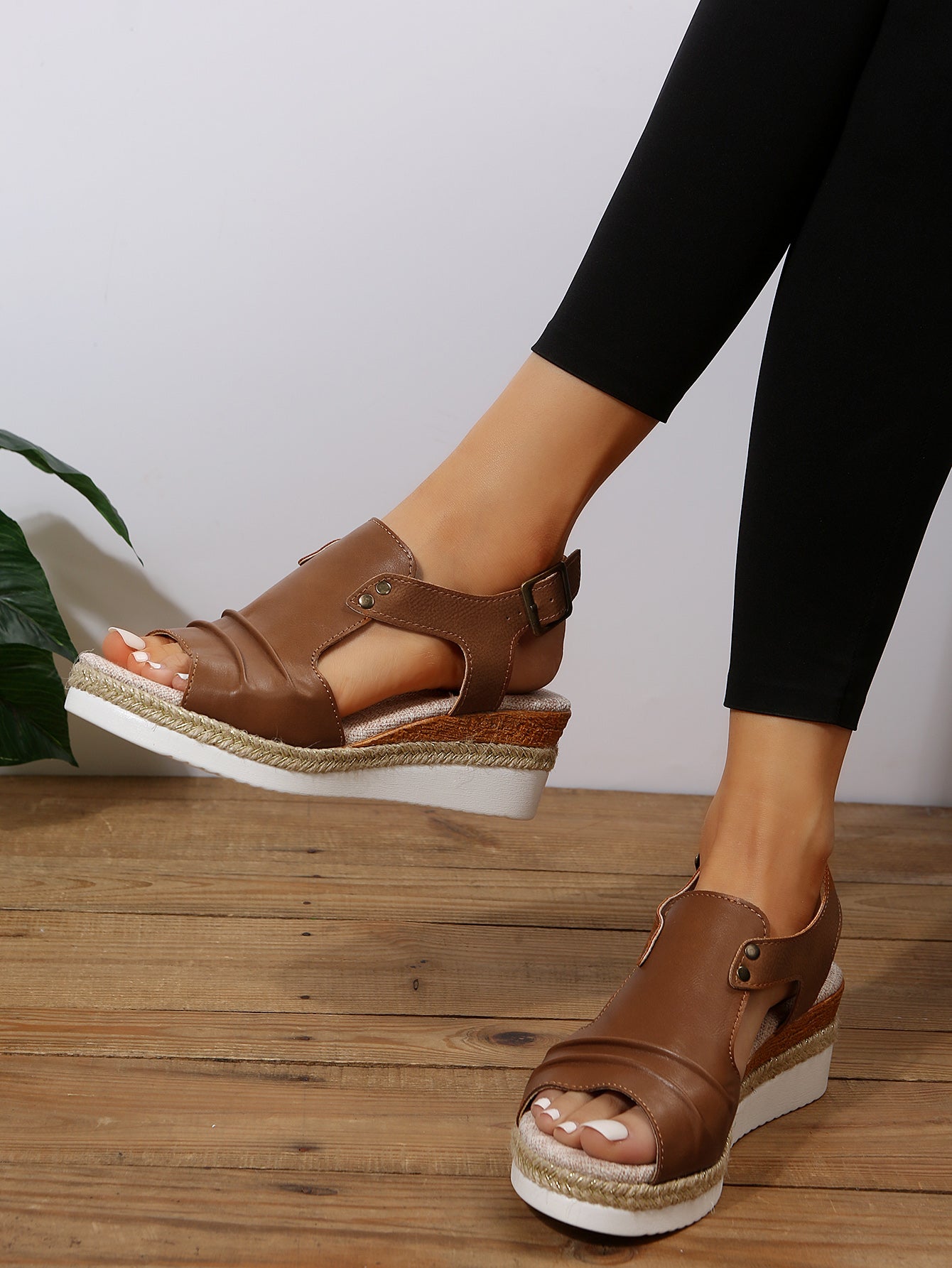 Simone – Damen Sandalen – Komfortabel & Stilvoll für Sommerliche Anlässe