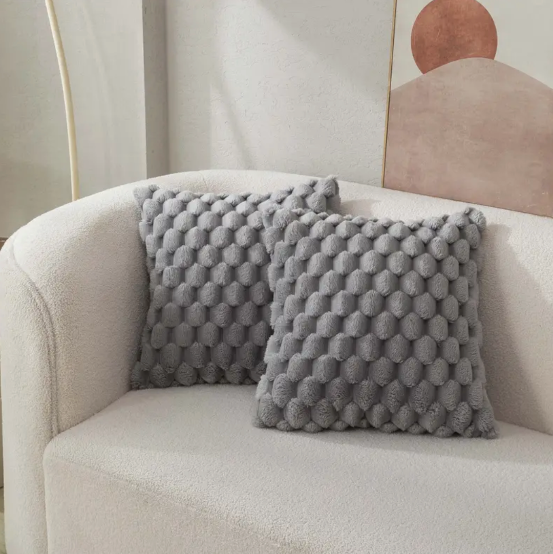 VELIA – Kuschelkissen mit samtweicher Oberfläche