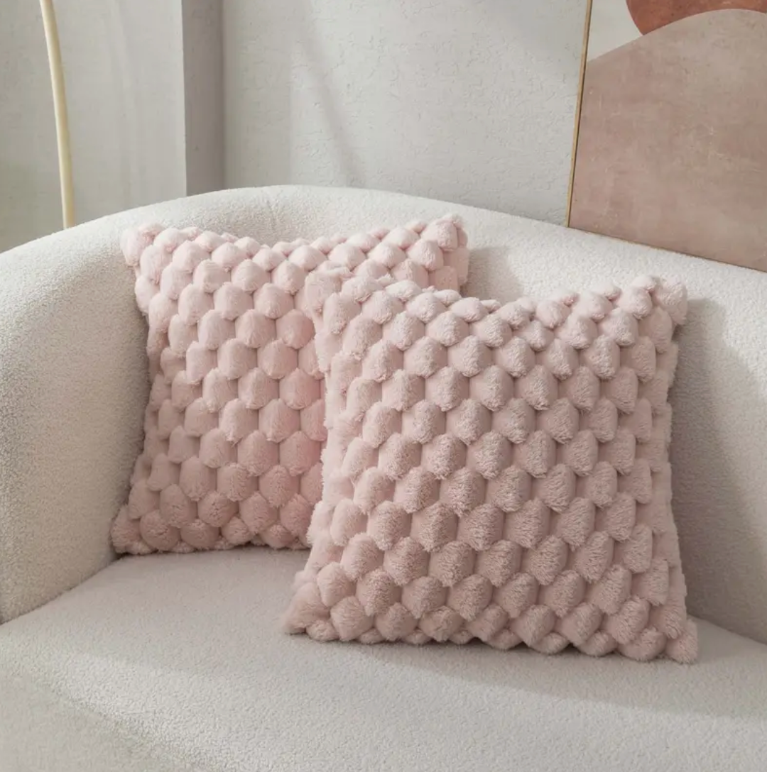 VELIA – Kuschelkissen mit samtweicher Oberfläche
