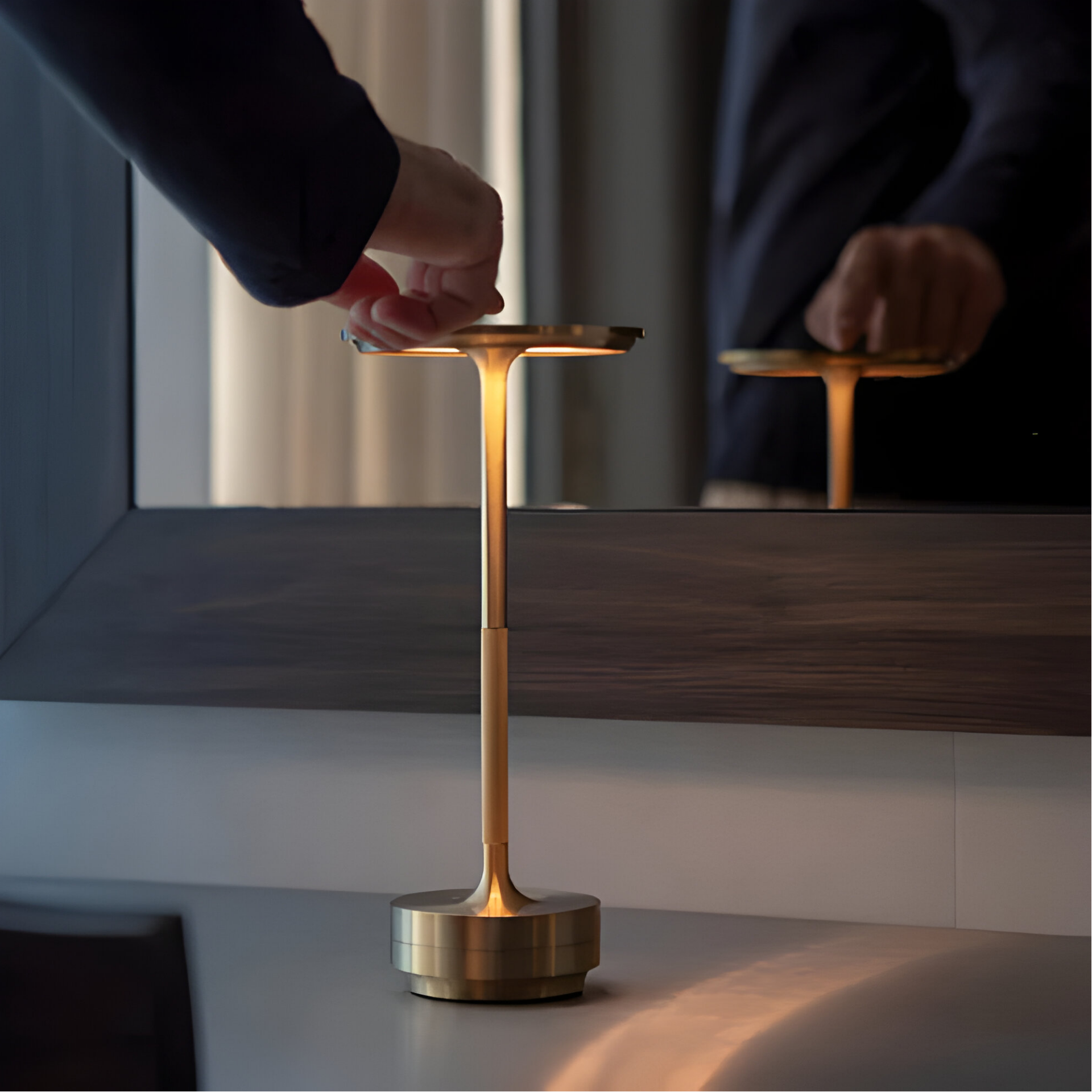 Velina – Kabellose Design-Tischlampe mit Touch-Funktion & USB-Aufladung