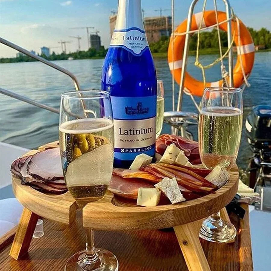 Vinatura – Klappbarer Picknicktisch aus Massivholz mit Weinglashaltern (rund)