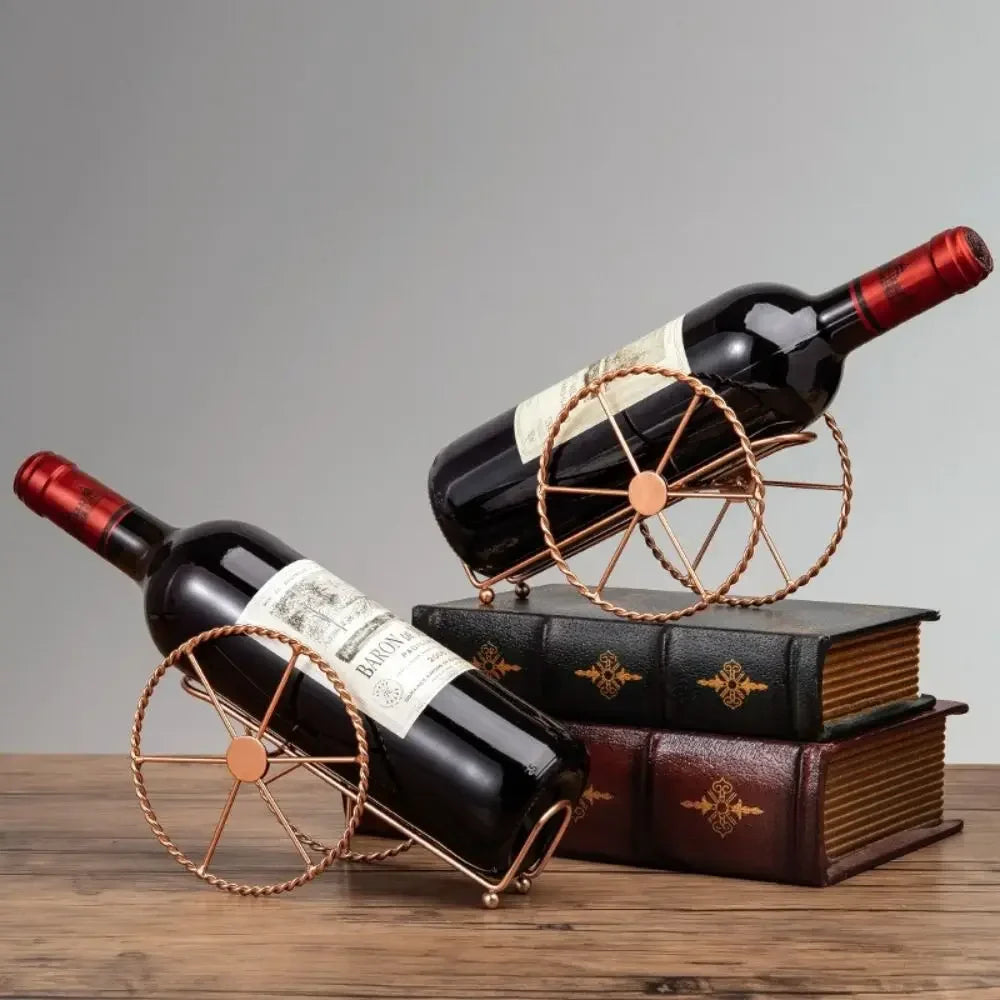 Vintagiro – Retro Weinregal aus Metall mit Eisenrädern (Bronze)