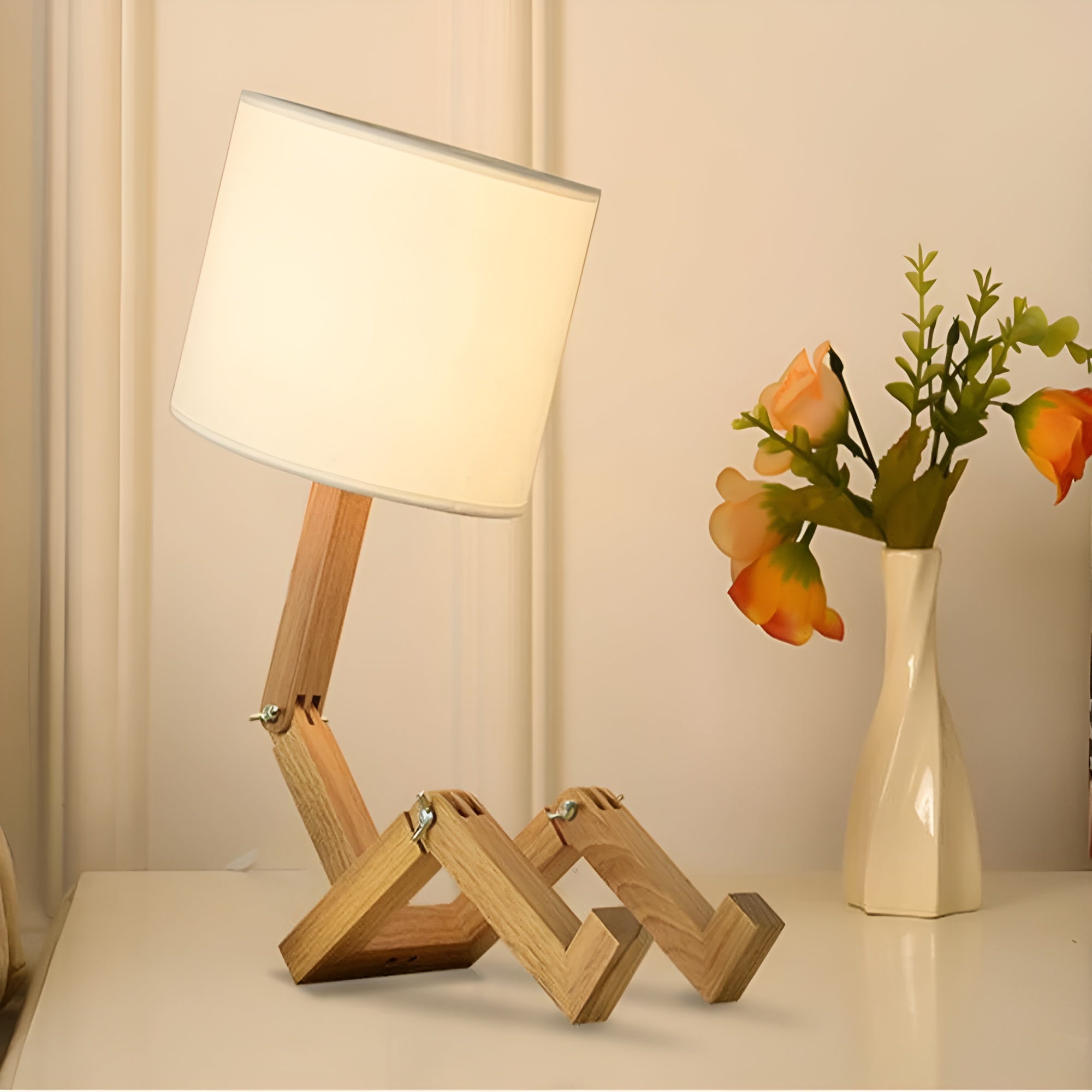 Woodlo – Flexible LED-Roboterlampe aus Massivholz