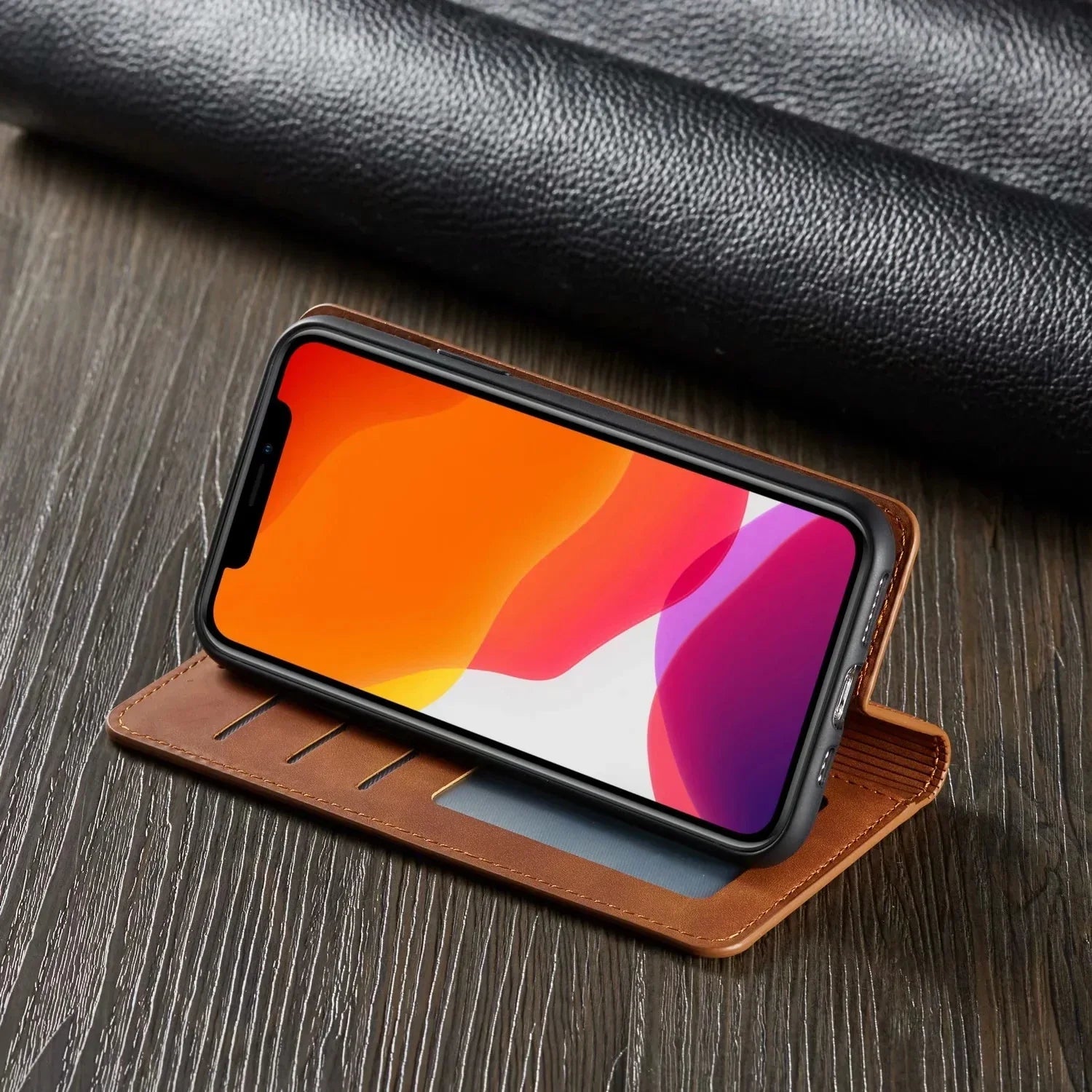 iPhone Hülle – Magnetisch & Stilvoll – Robuste Ledertasche für iPhone 14 Pro/Max, 13, 11